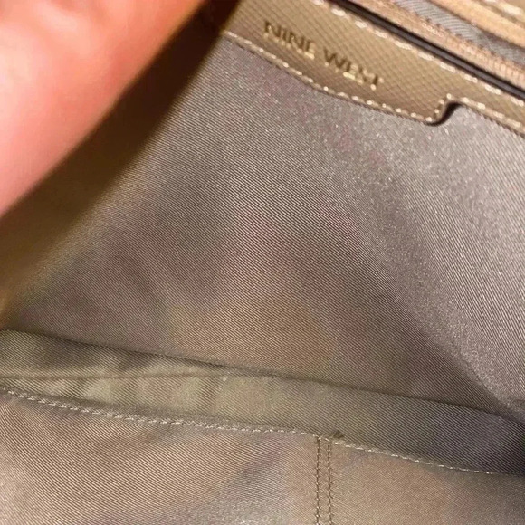 NINE WEST SHOULDER BAG PERFECT  CLEAN CONDITION. Has damage , described on video - Picture 8 of 8